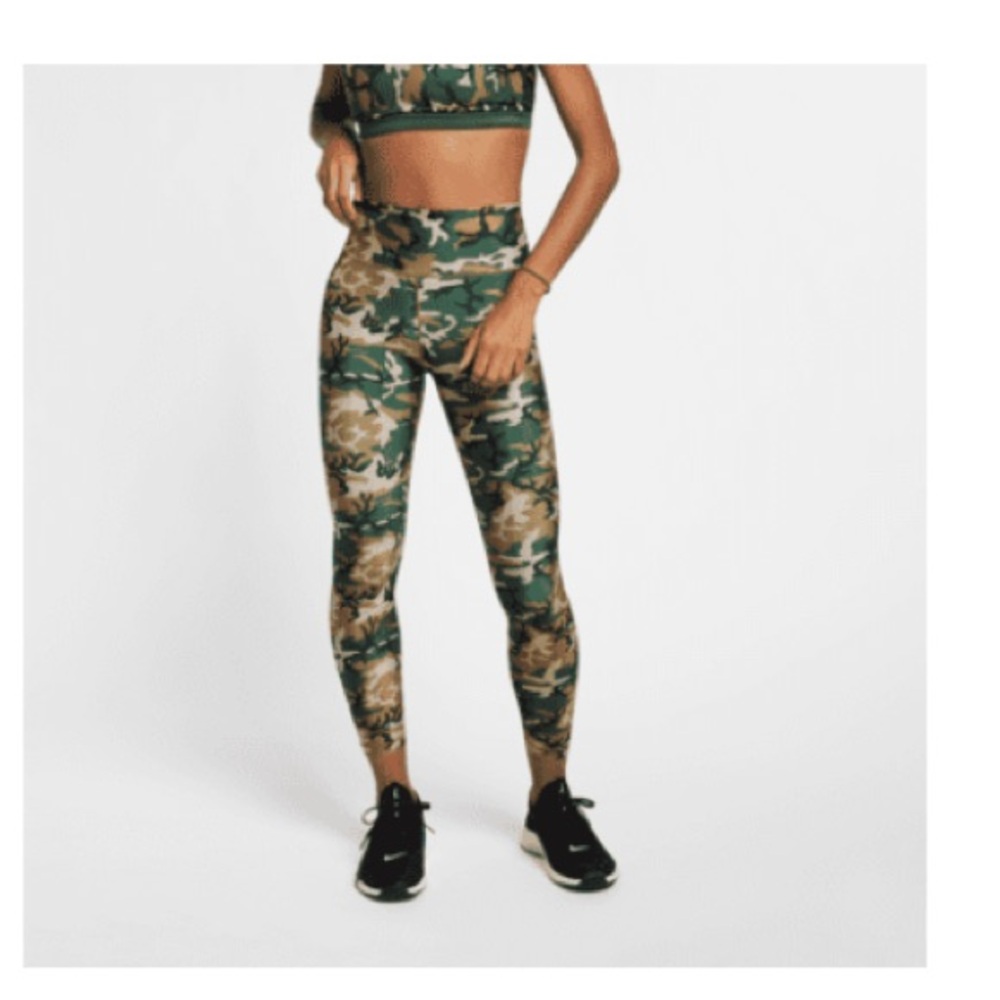 Nike camouflage leggings Small NWOT S